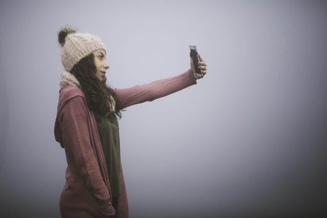 how to take pictures of yourself alone