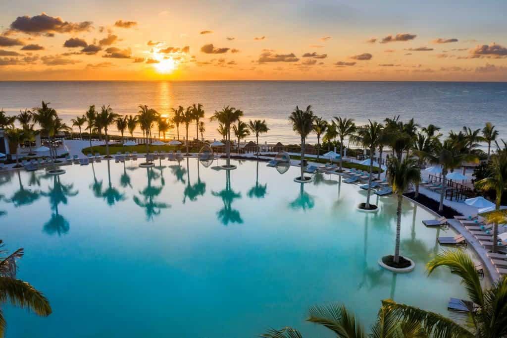 Most Luxurious Resorts & Hotels in Cancun
