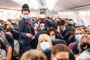 Despite-CDC-urging-them-not-to-850000-passengers-flew-across-the-US-on-Dec-24