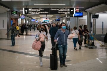 Million-daily-travelers-in-the-US-despite-CDC-warnings