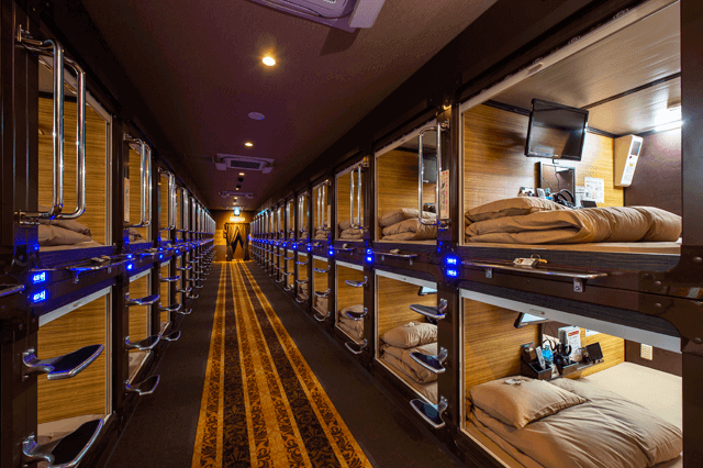 Tokio-capsule-hotel-turned-into-coworking-digital-nomads