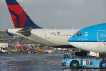 Delta and KLM quarantine-free flights between US and Amsterdam
