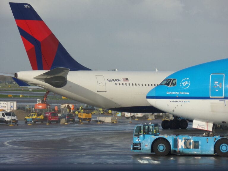 Delta and KLM quarantine-free flights between US and Amsterdam