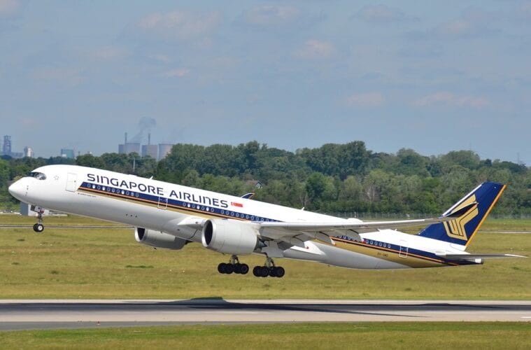 Singapore-airlines-wants-to-be-the-first-to-vaccinate-all-crew