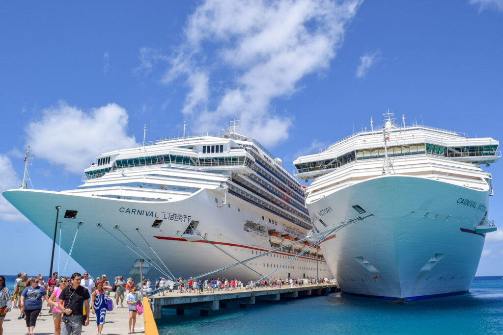 Cruises at bahamas harbour