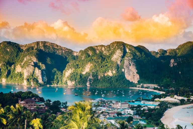 Thailand Approves Proposal for 10-Year Visa for Investors, Digital Nomads, and Remote Workers