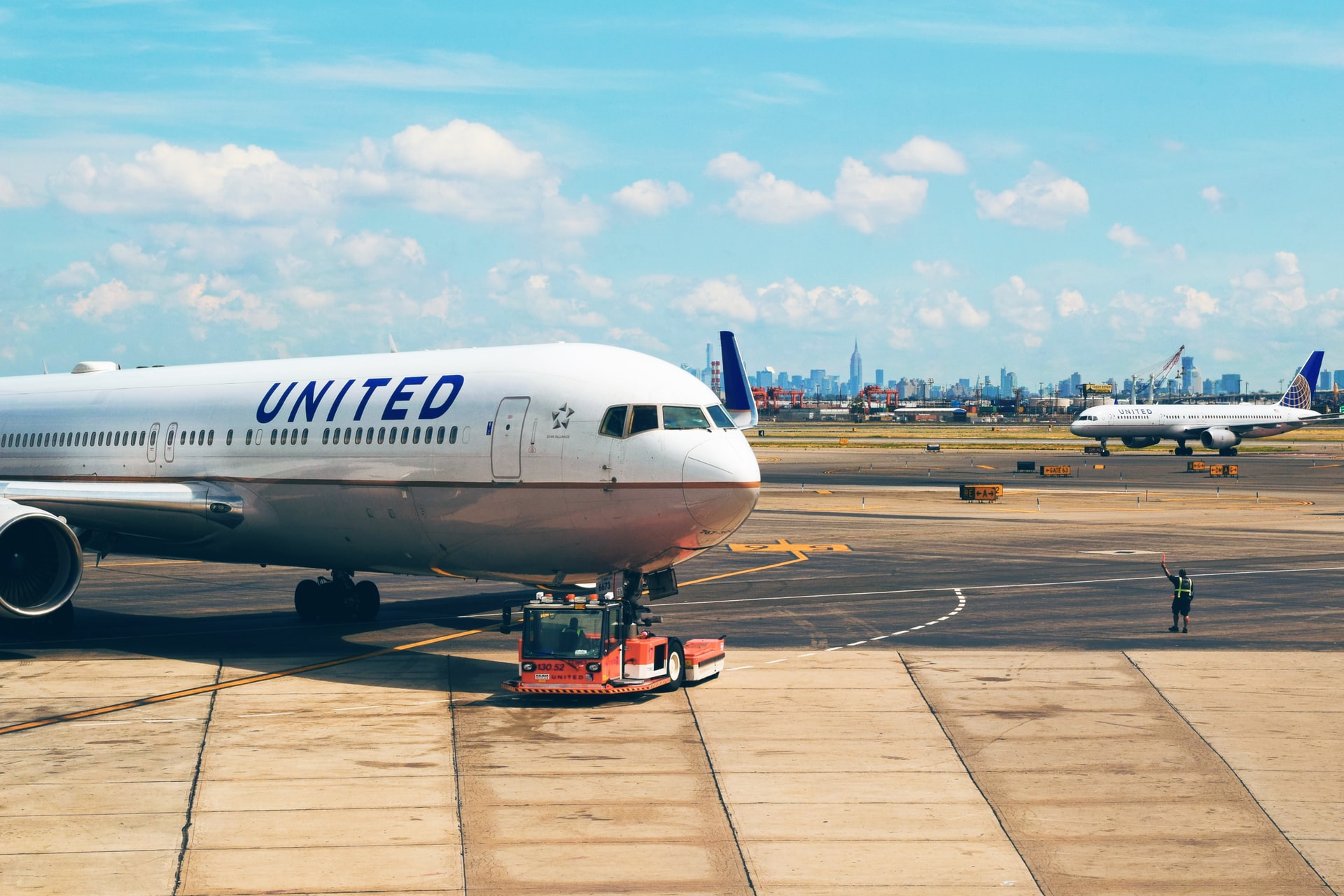 Unvaccinated United Airlines Employees May Be Fired Or Forced To Go On Leave in October