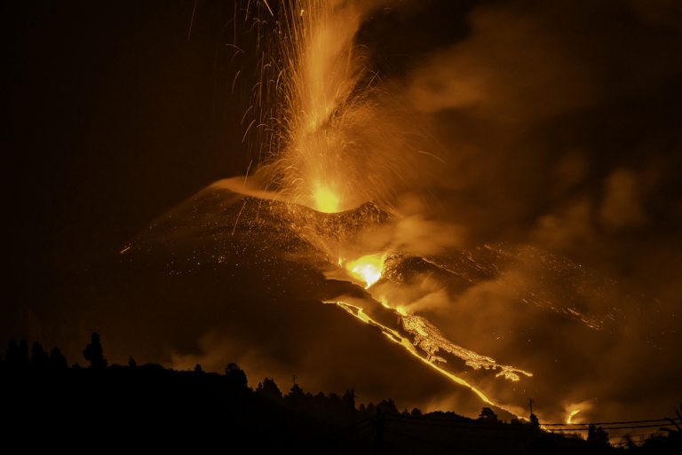 World’s Tourists Flocking To La Palma To See Its Volcano’s Eruption