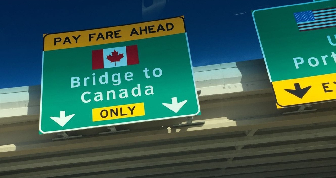 canada border sign