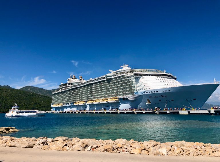 Royal Caribbean To Give Away 1,400 Free Trips On Black Friday