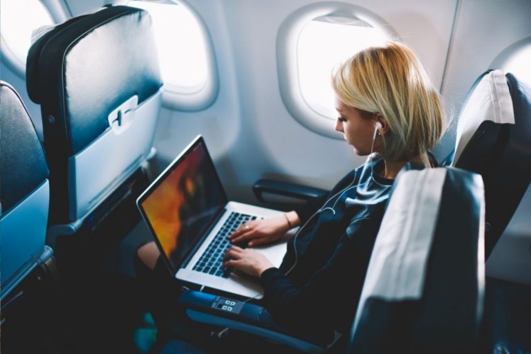 5 Airlines Cutting Down Cost Of Wi-Fi, In The U.S.