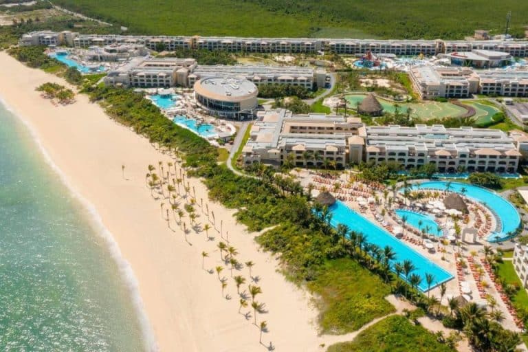 2 Cancun Hotels Win The 'Oscars Of Tourism' This Week 
