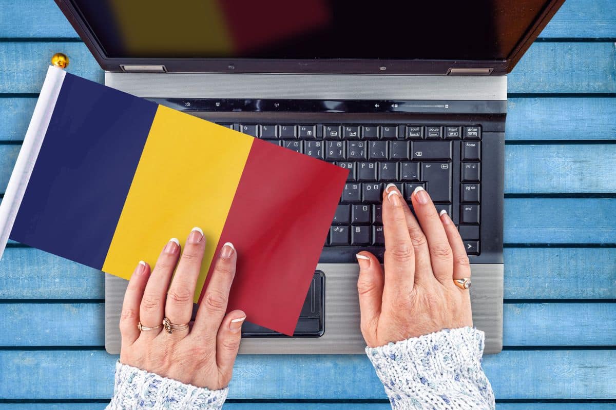 Președintele României semnează un proiect de lege care oferă scutiri de taxe nomazilor digitali