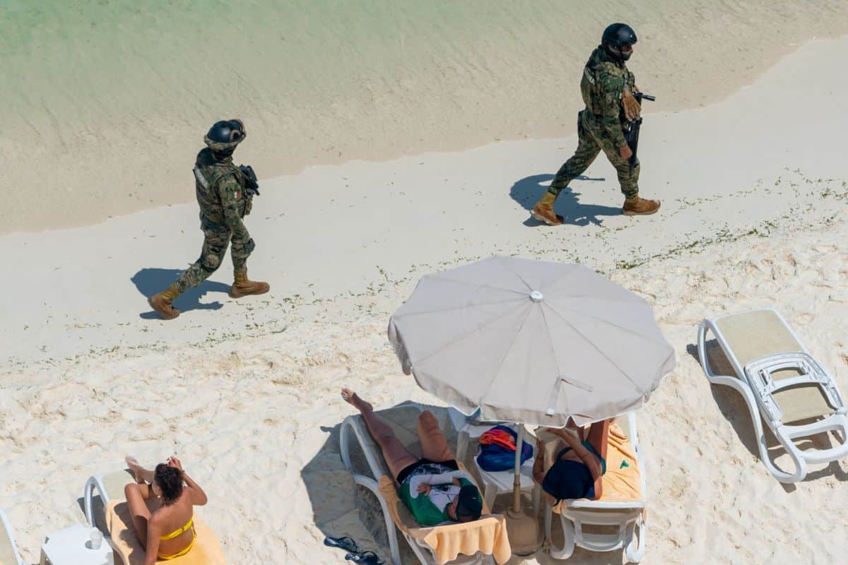 Mexican Troops To Continue Protecting Tourists In The Cancun Area