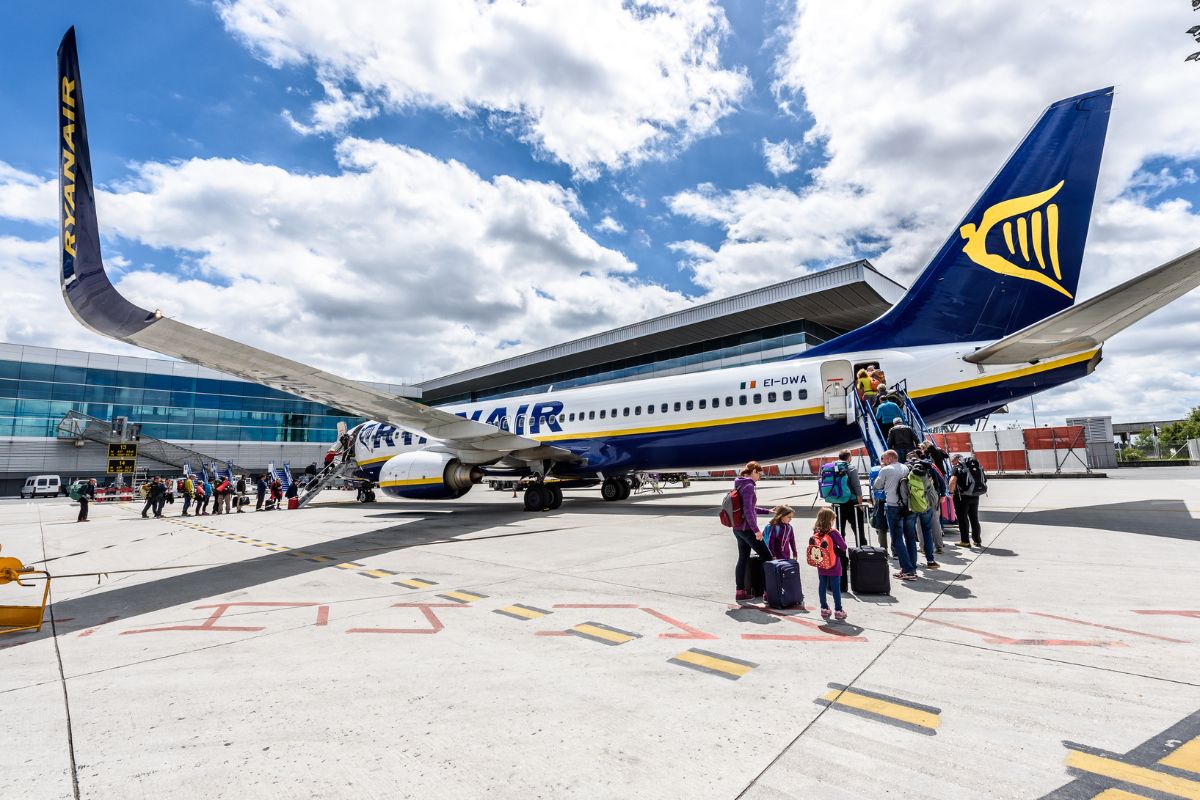 Here's Why Ryanair Airline Isn't As Bad As You Think - 10 Facts