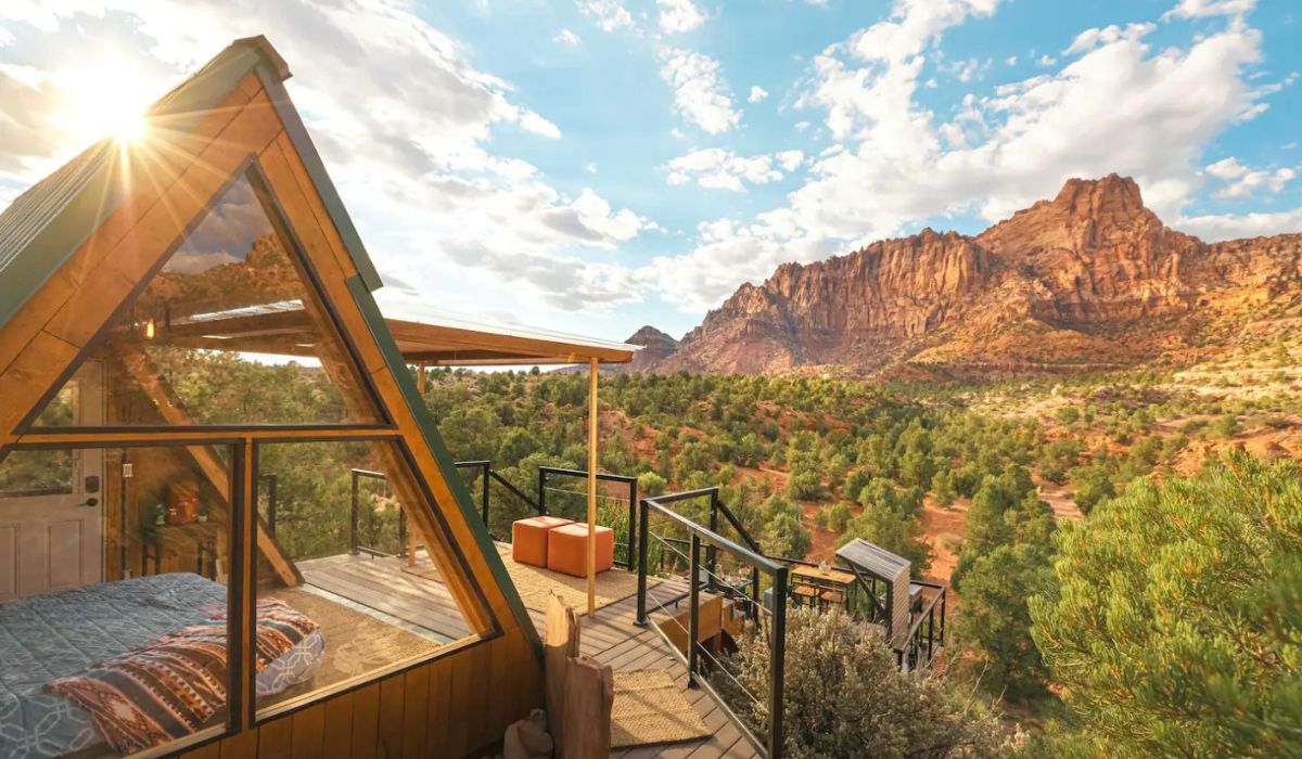 TOP 8 Airbnbs From The "Amazing Views" Category
