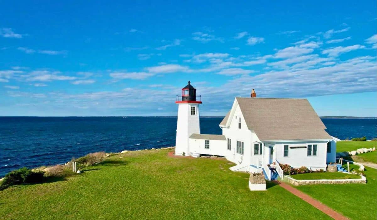 This Massachusetts Airbnb Comes With A Lighthouse And Exclusive Private Beach