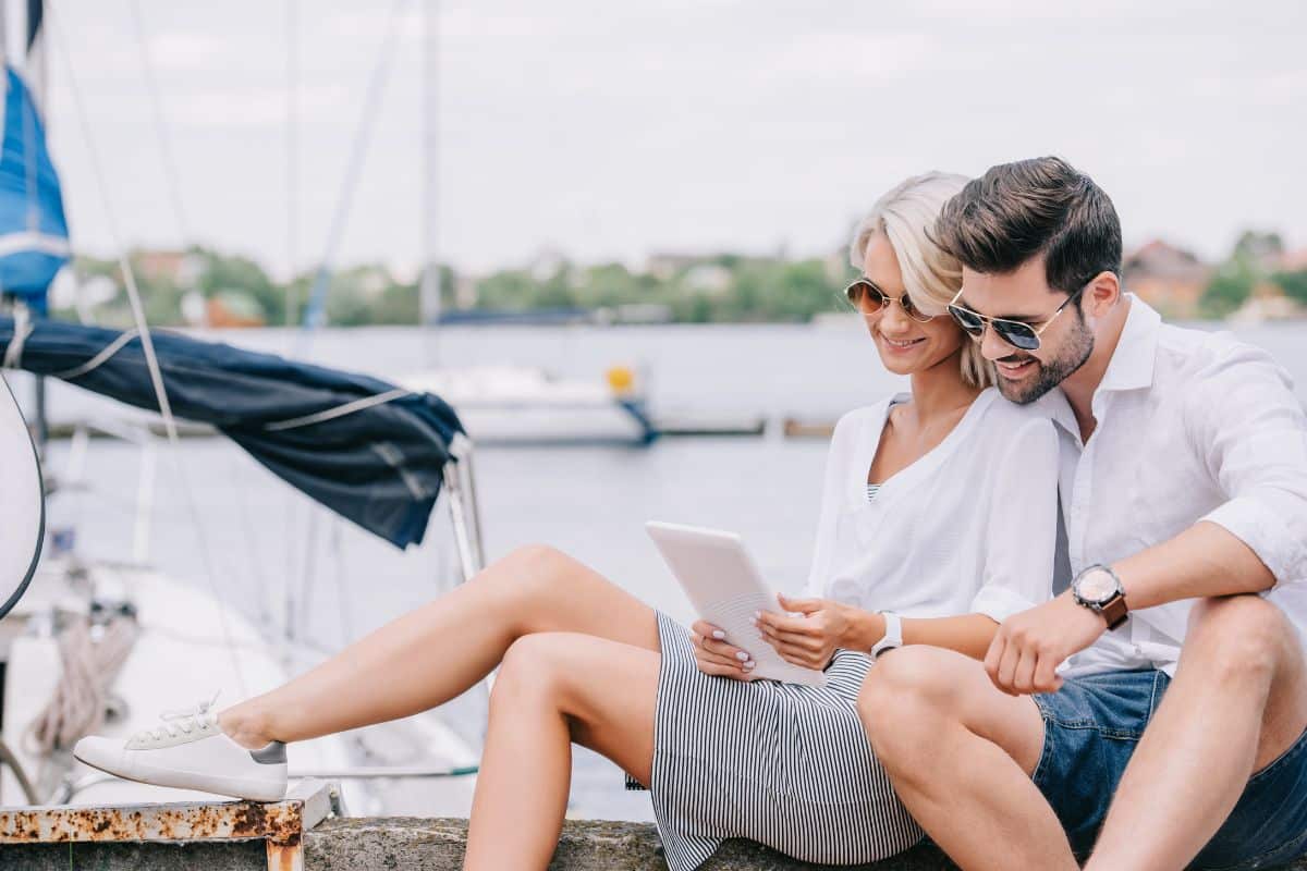 New Dating App For Digital Nomads Connects Travelers Looking To Explore The World Together