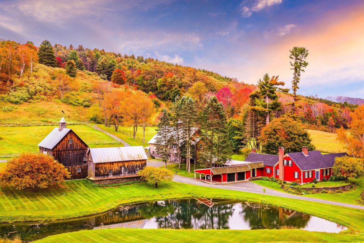 9 Underrated Small U.S. Towns To Enjoy Fall Foliage In 2023