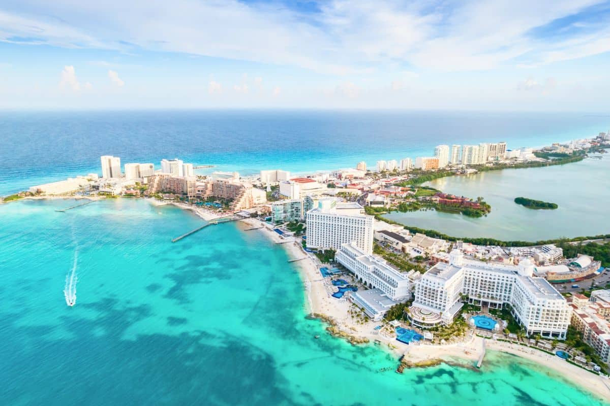 Quintana Roo's Hotel Scene Flourishes, Offering Over 130,000 Rooms