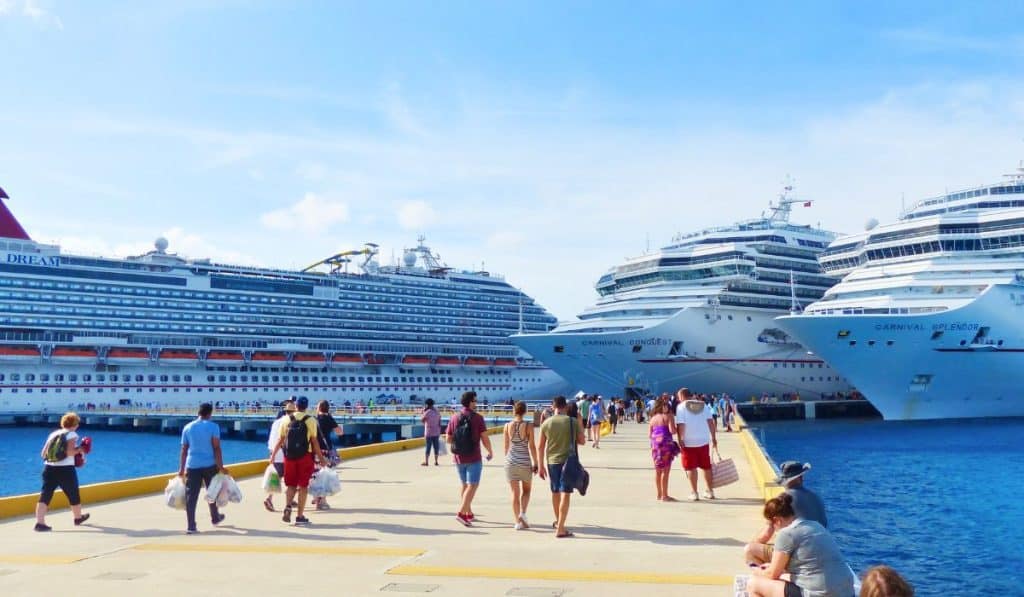 In 2024, nearly 1 million cruise passengers arrived in Cozumel in just 60 days