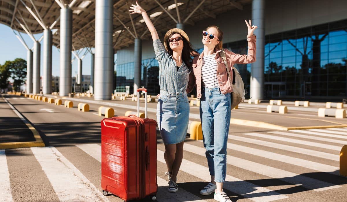 This U.S. Airline Launches 'Friends Fly Free' Promotion Sale